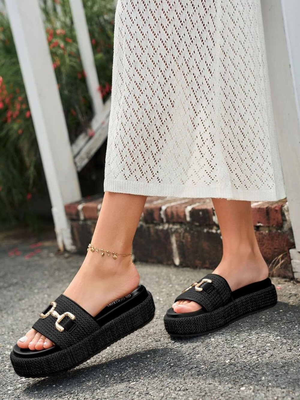 Women's Polish Black Comfortable Stylish Beach Style Round Open Toe Sandals - Picture 2 of 5
